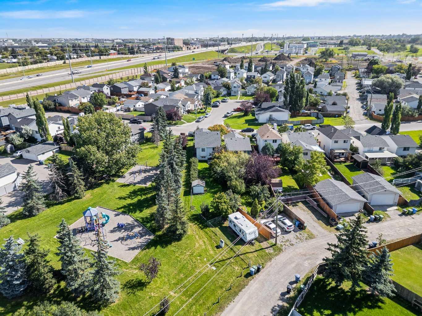 31 Rivercrest Crescent SE