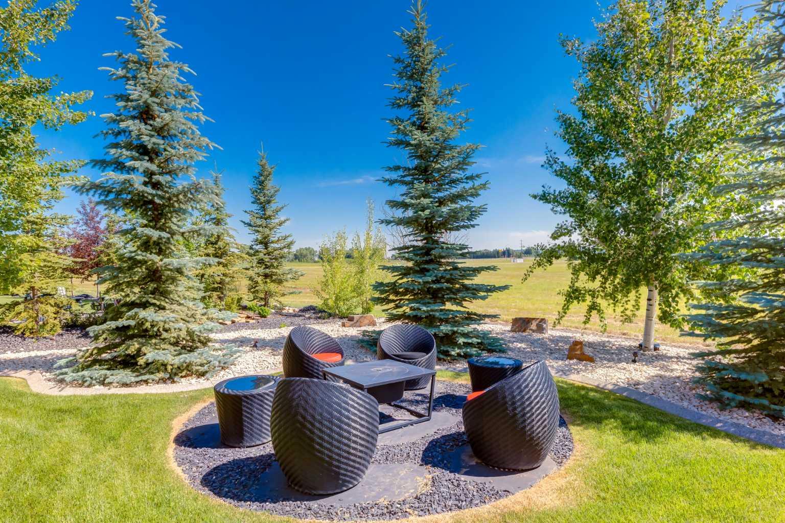 144 Glyde Park