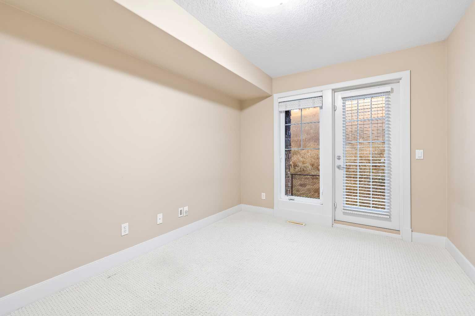 10 Discovery Ridge Hill SW 402