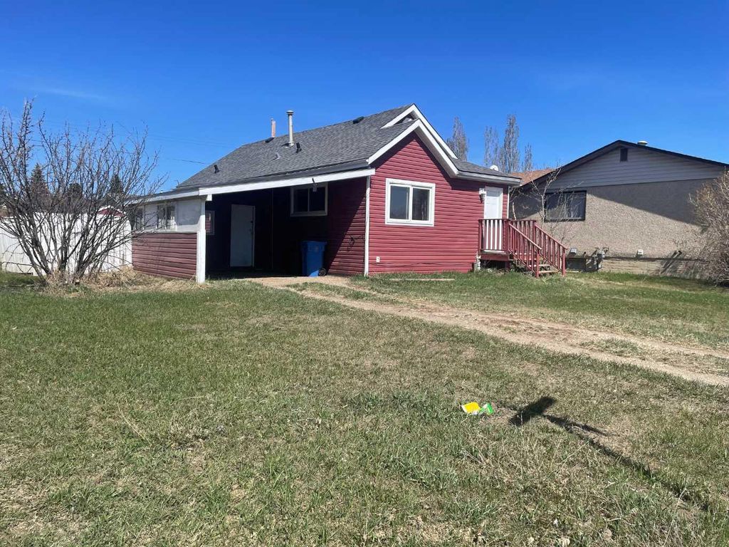 Photo of 11232 105 Avenue, Fairview, AB T0H 1L0 (MLS # A2309736)