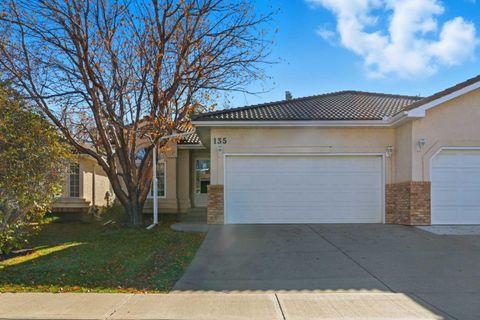 Photo of 135 Hamptons Park NW, Calgary, AB T3A 5A6 (MLS # A2265433) Photo of 135 Hamptons Park NW, Calgary, AB T3A 5A6 (MLS # A2265433)