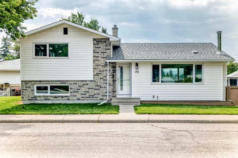Photo of 173 Cornwallis Drive NW, Calgary, AB T2K 1V4 (MLS # A2338852)