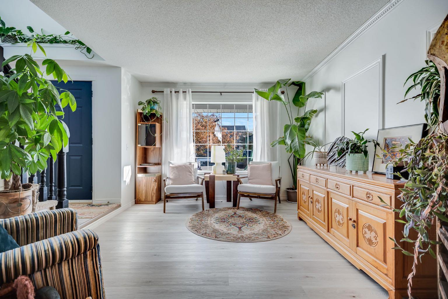 18 Westridge Crescent