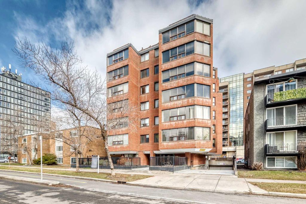 Photo of 626 15 Avenue SW #703, Calgary, AB T2R 0R5 (MLS # A2301762)