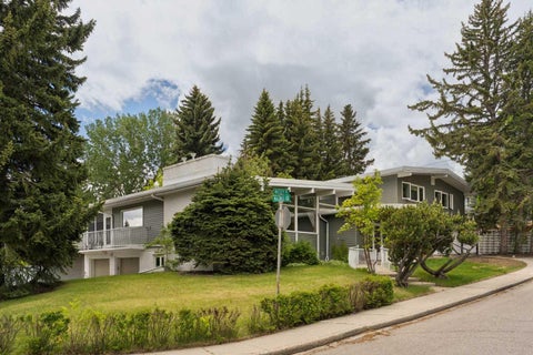 Photo of 53 Massey Place SW, Calgary, AB T2V 2G6 (MLS # A2329118)