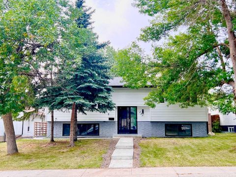 131 Whiteview Close NE Calgary AB T1Y 1R1
