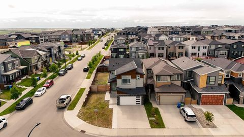 274 Howse Drive NE Calgary AB T3P 1K5