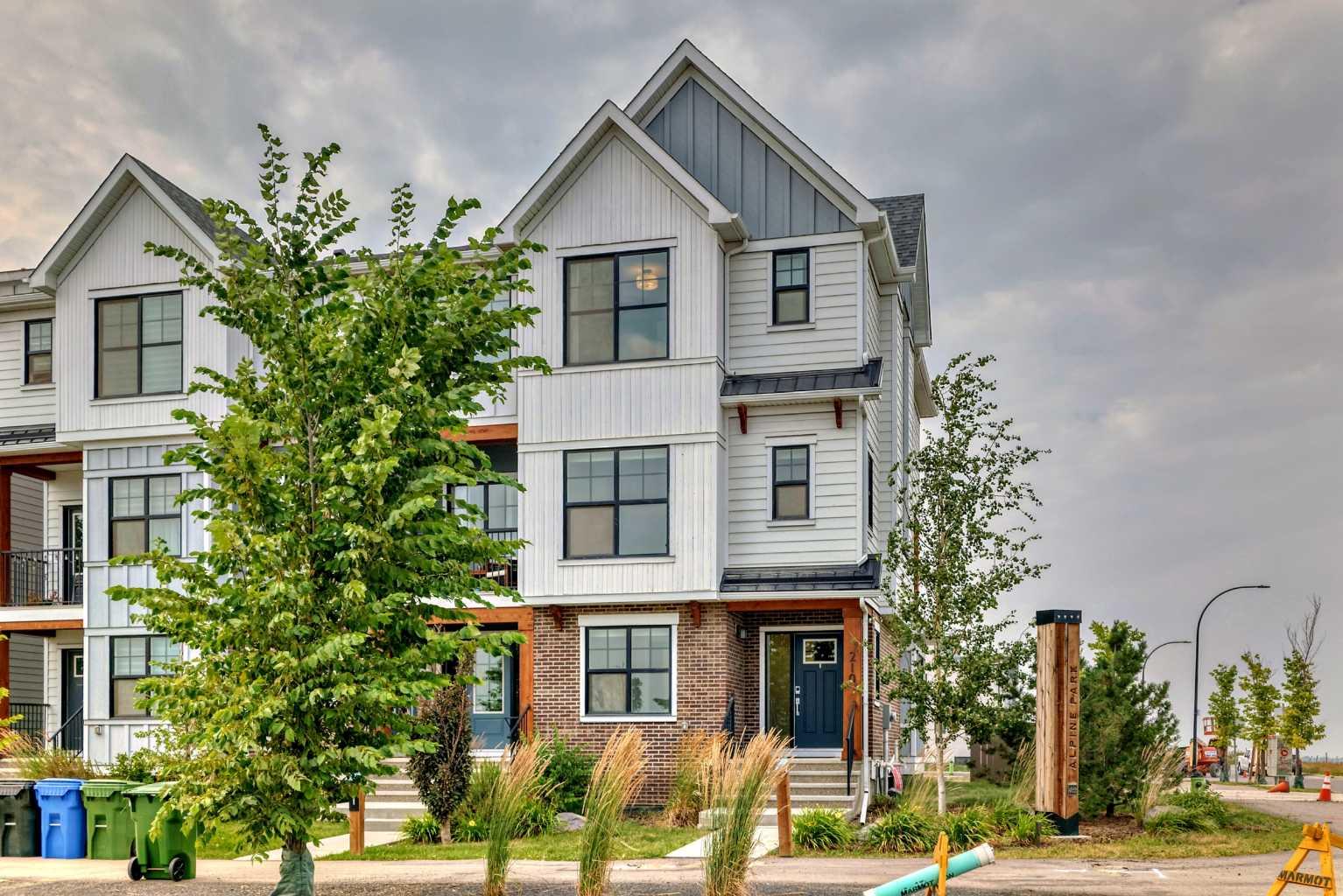 210 Alpine Avenue SW