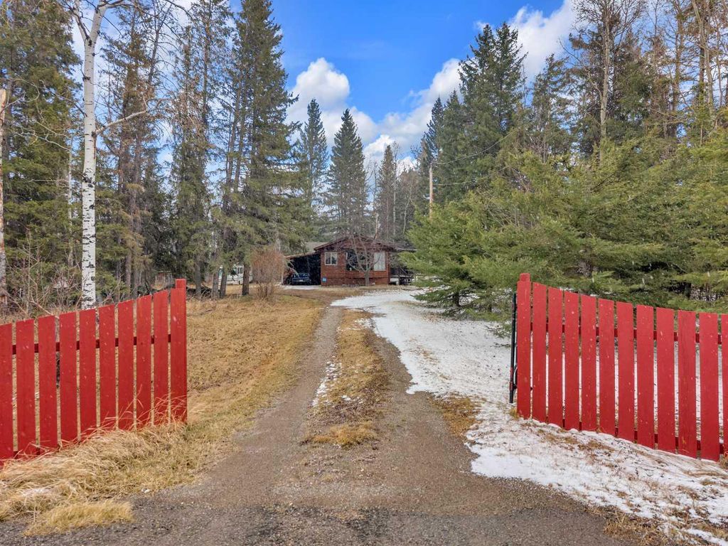 Photo of 354047 Highway 22 Hwy, Rural Clearwater County, AB T0M 0M0 (MLS # A2302150)