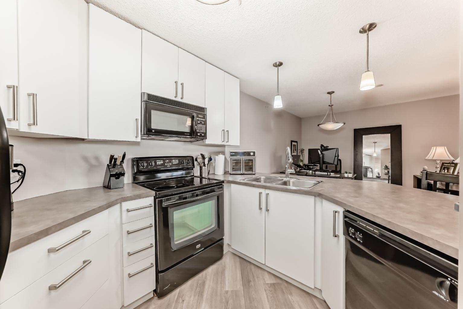 25 Richard Place SW 318