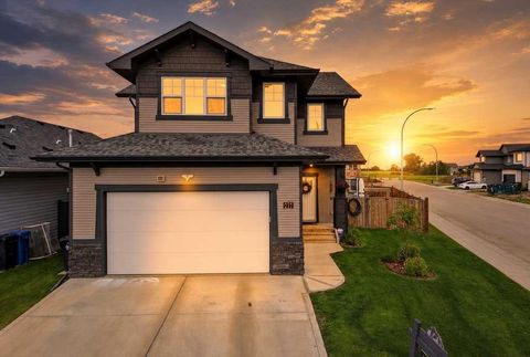 Photo of 217 Augustus Way, Penhold, AB T0M 1R0 (MLS # A2327998)