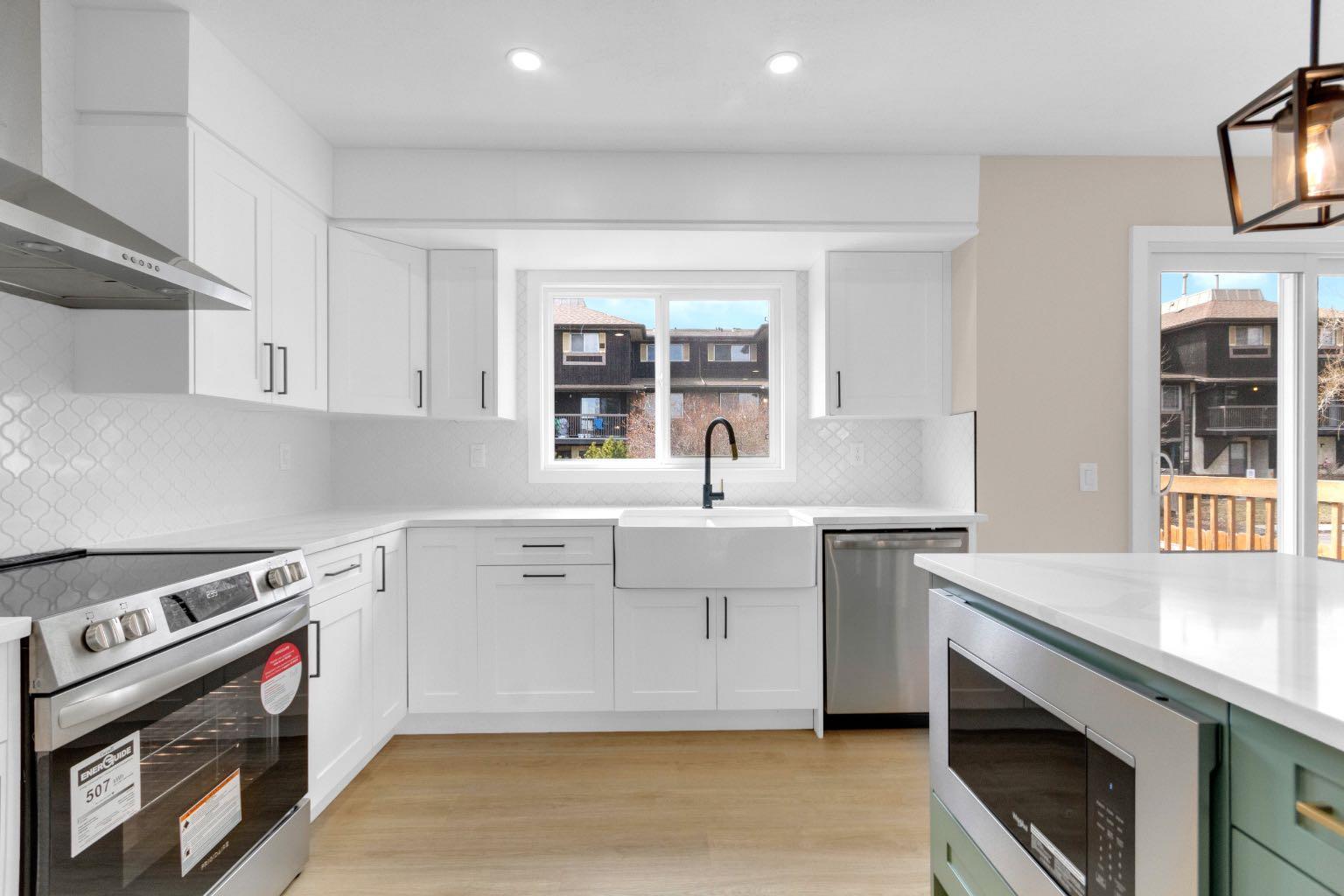 956 Bracewood Rise SW