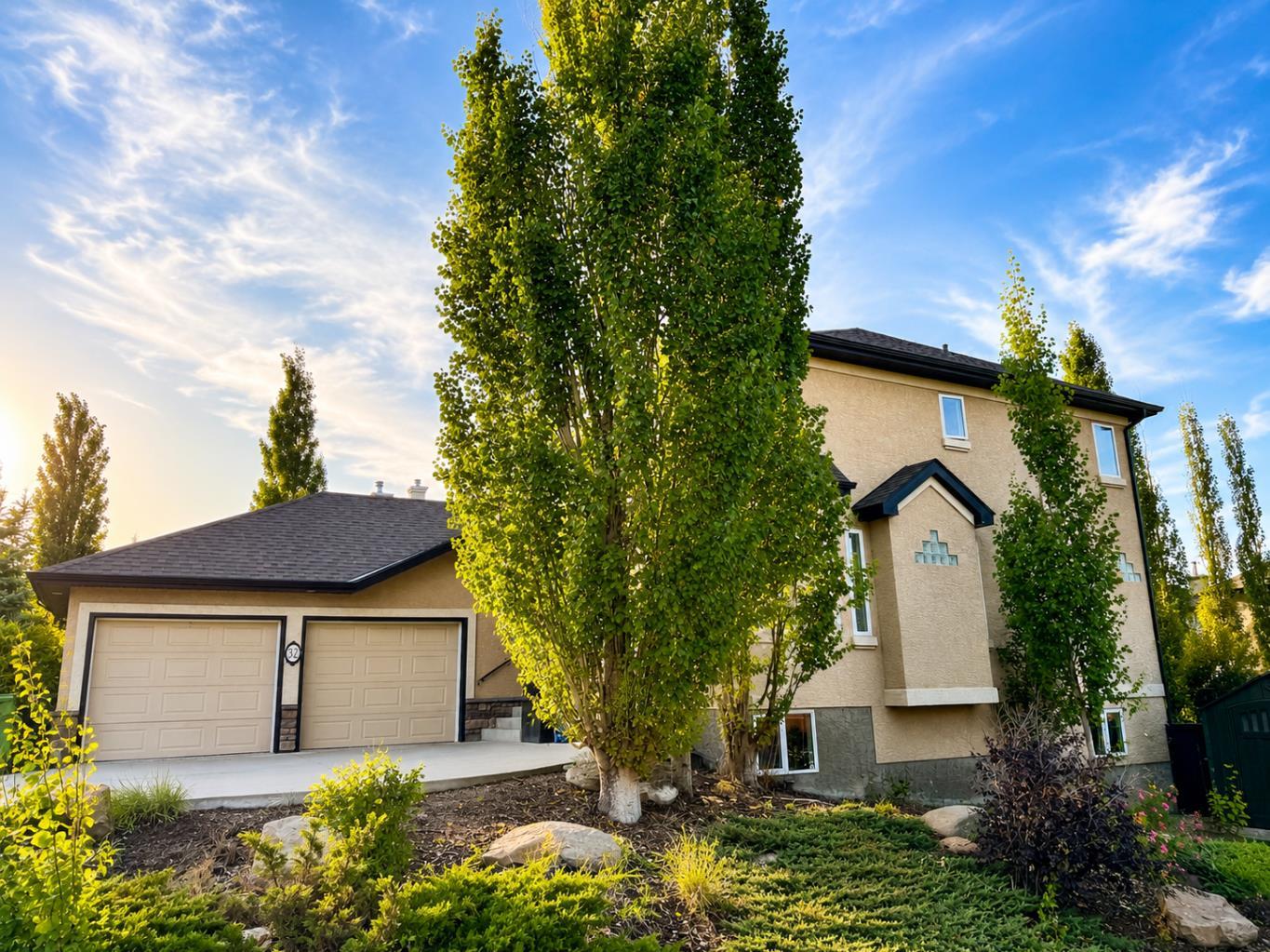 32 Evercreek Bluffs Crescent SW