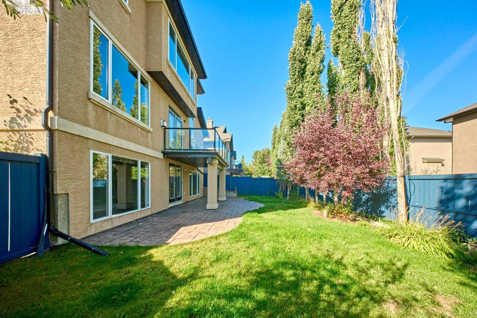 32 Evercreek Bluffs Crescent SW