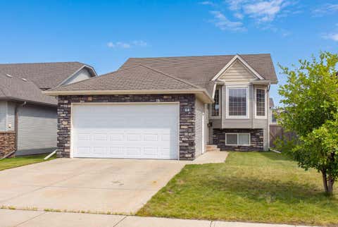 Photo of 64 Camille Gate, Blackfalds, AB T4M 0B9 (MLS # A2332516)