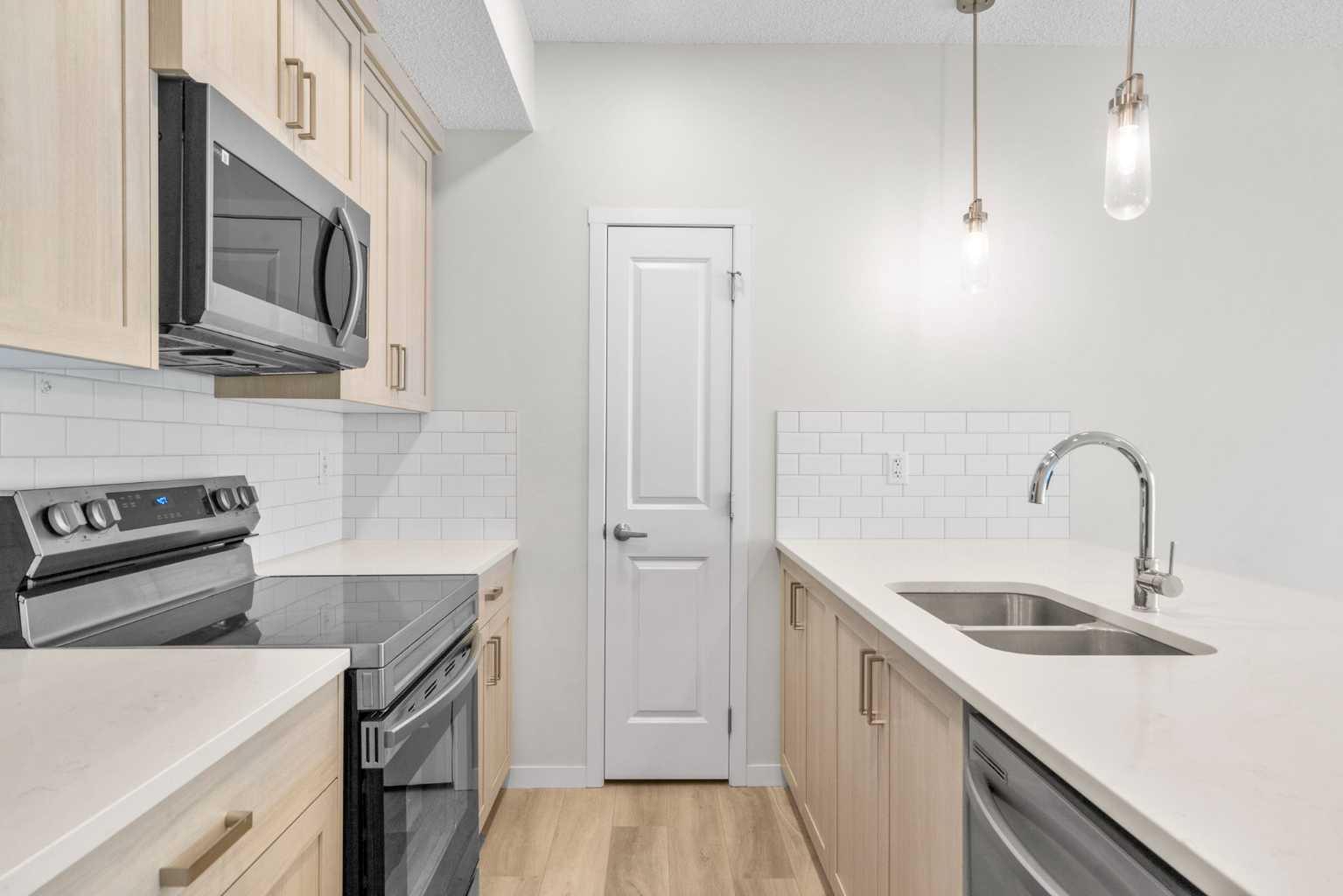 33 Carringham Gate NW 2411