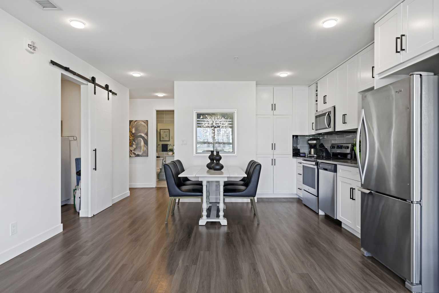 350 Livingston Common NE 1215