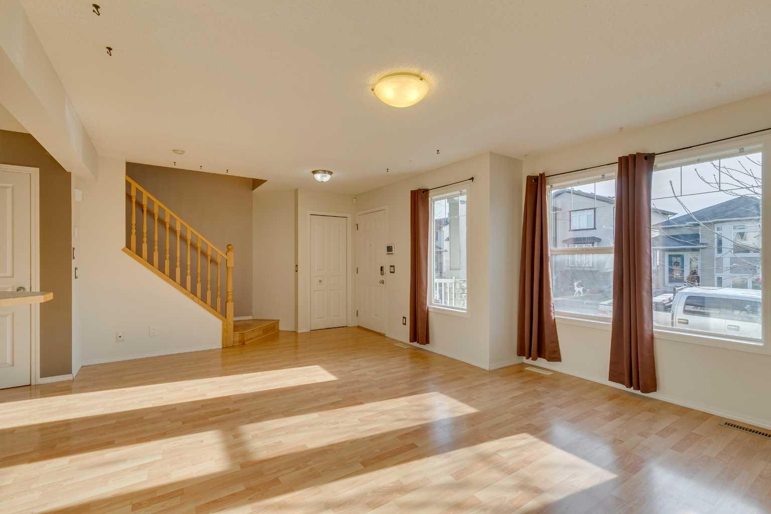 228 Luxstone Place SW