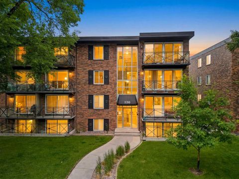 Property photo of 120 24 Avenue Sw 102, Calgary, AB T2s 0j9
