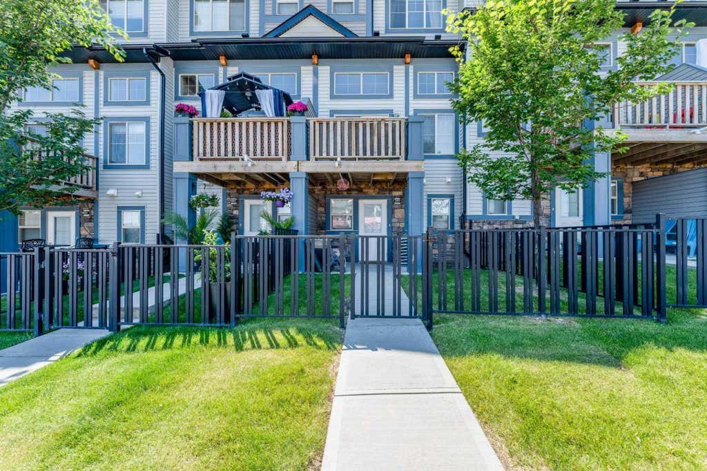 Photo of 416 Sage Hill Grove NW, Calgary, AB T3R 0Z8 (MLS # A2335015)