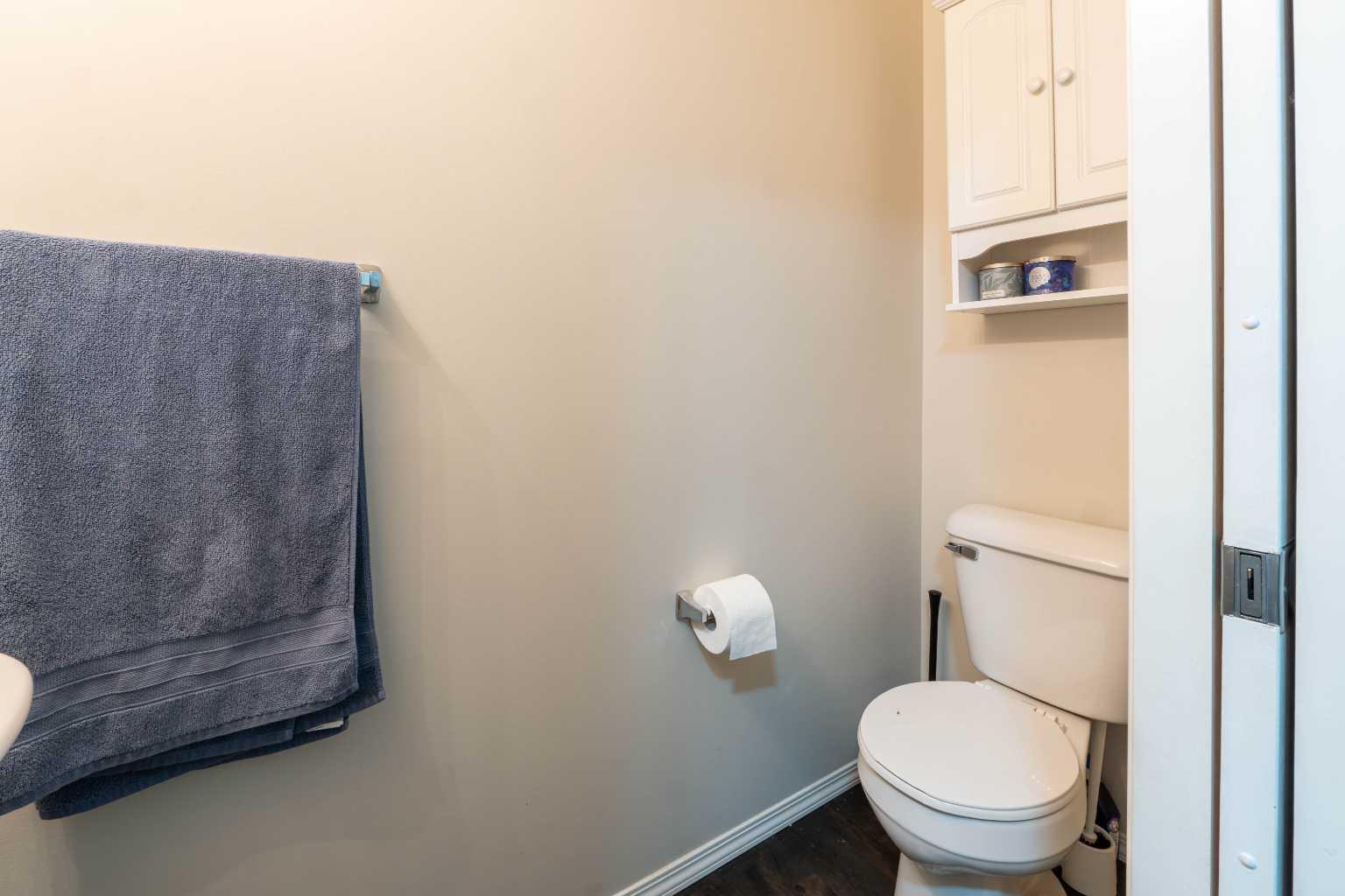 208 Country Village Manor NE