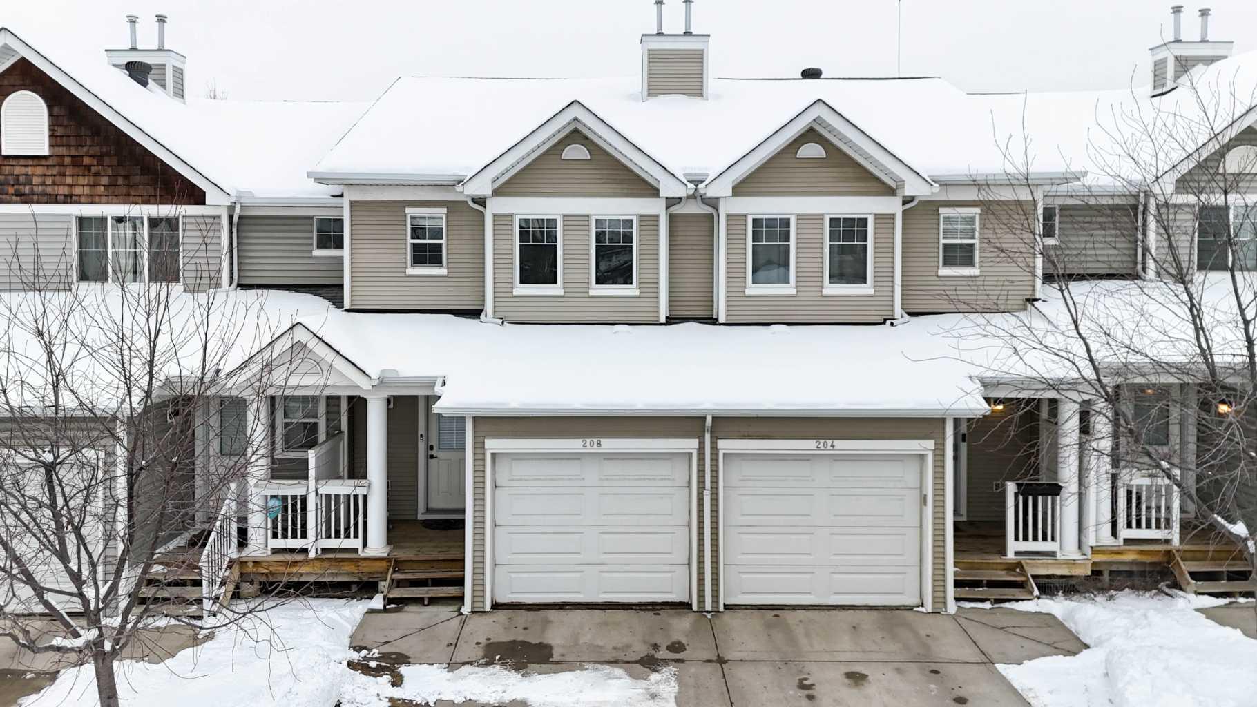 208 Country Village Manor NE