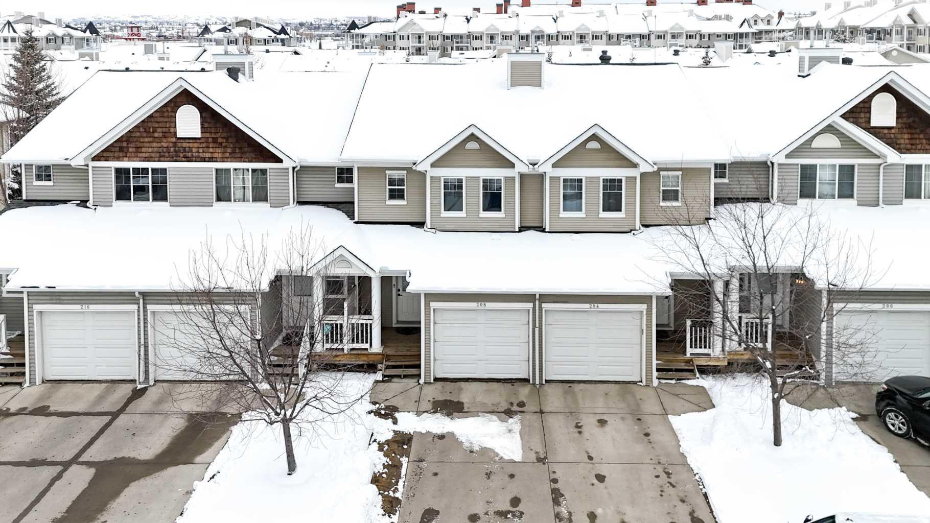 208 Country Village Manor NE