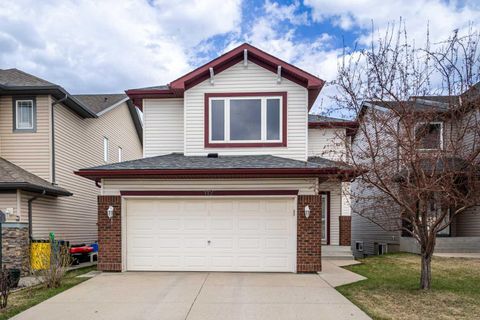 Photo of 112 Everridge Drive SW, Calgary, AB T2Y 4R4 (MLS # A2308689)