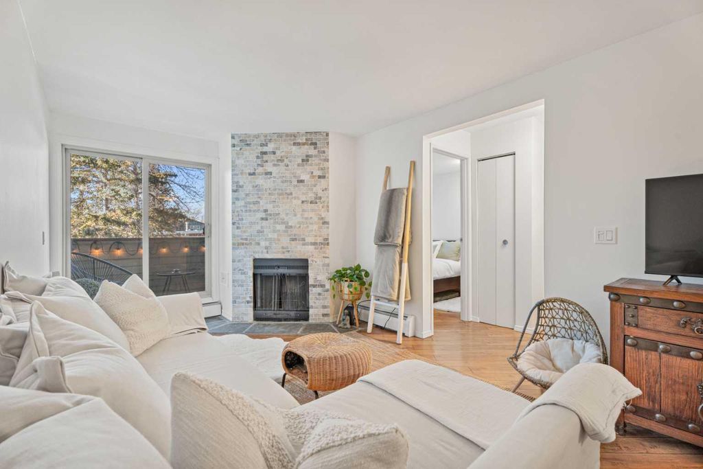 Photo of 2218 30 Street SW #207, Calgary, AB T3E 2L8 (MLS # A2283742)