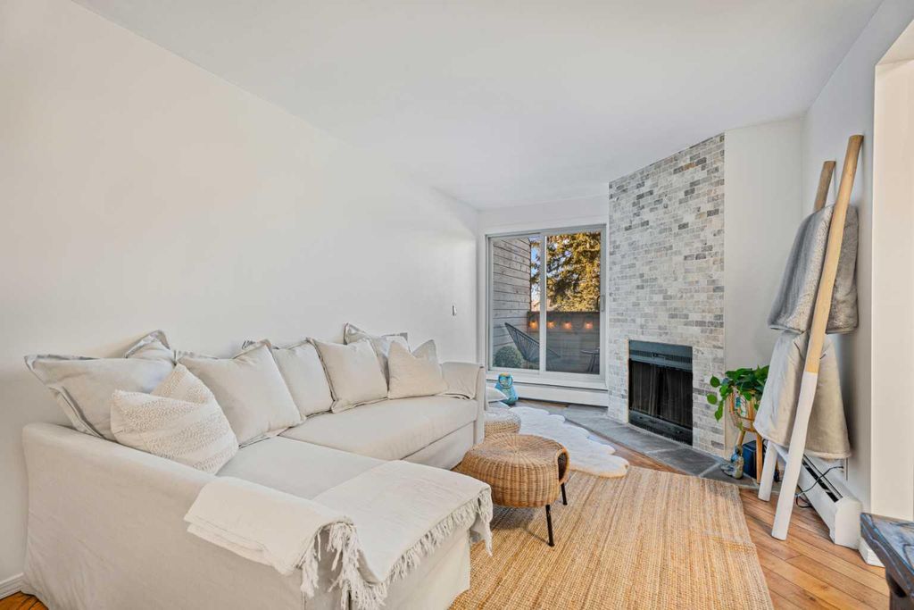 Photo of 2218 30 Street SW #207, Calgary, AB T3E 2L8 (MLS # A2283742)