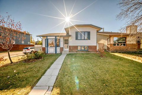 172 Sunvale Crescent SE Calgary AB T2S 2P7