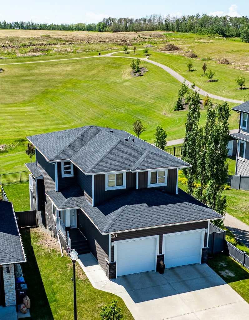 Photo of 19 Vanveller Way, Sylvan Lake, AB T4S 0M4 (MLS # A2340387)