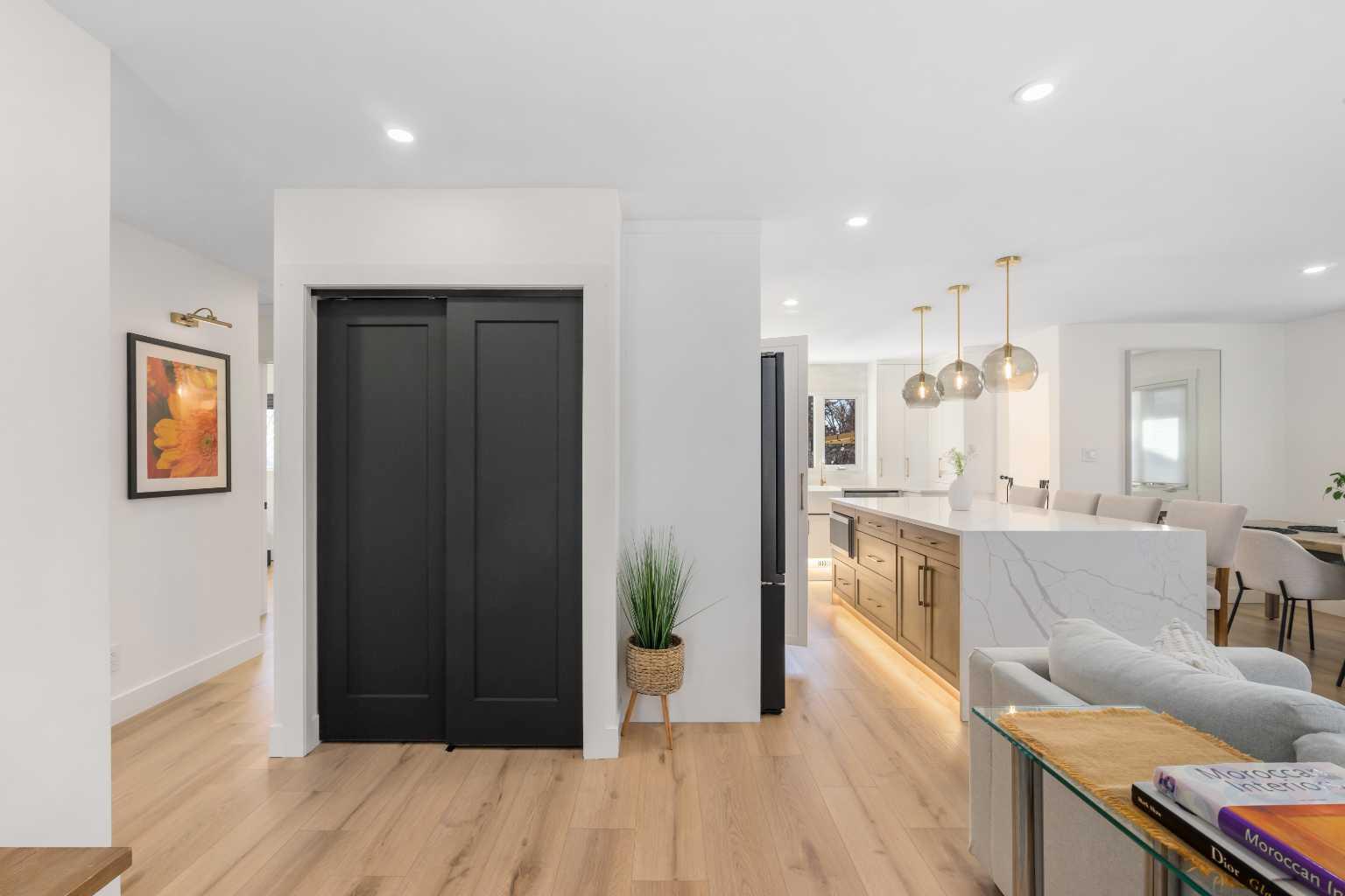 824 Canna Crescent SW