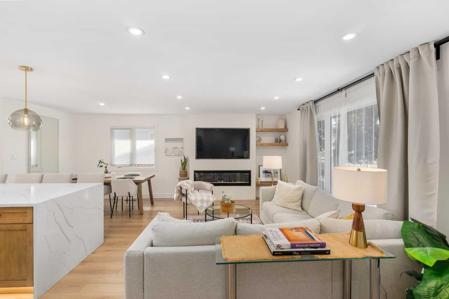 824 Canna Crescent SW