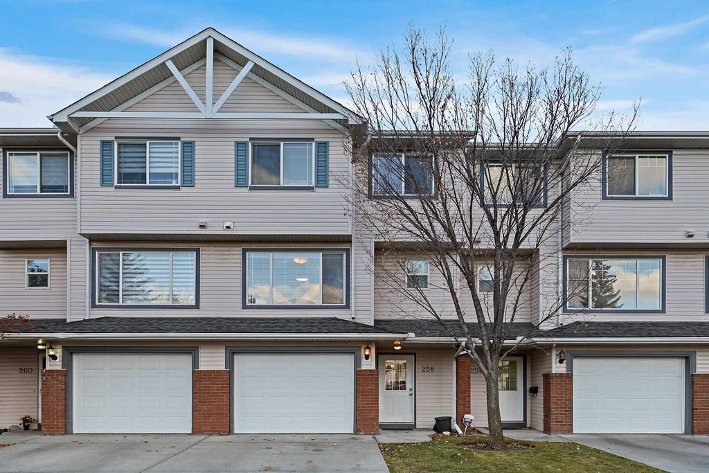 Photo of 258 Rocky Ridge Court NW, Calgary, AB T3G 4S8 (MLS # A2318440)