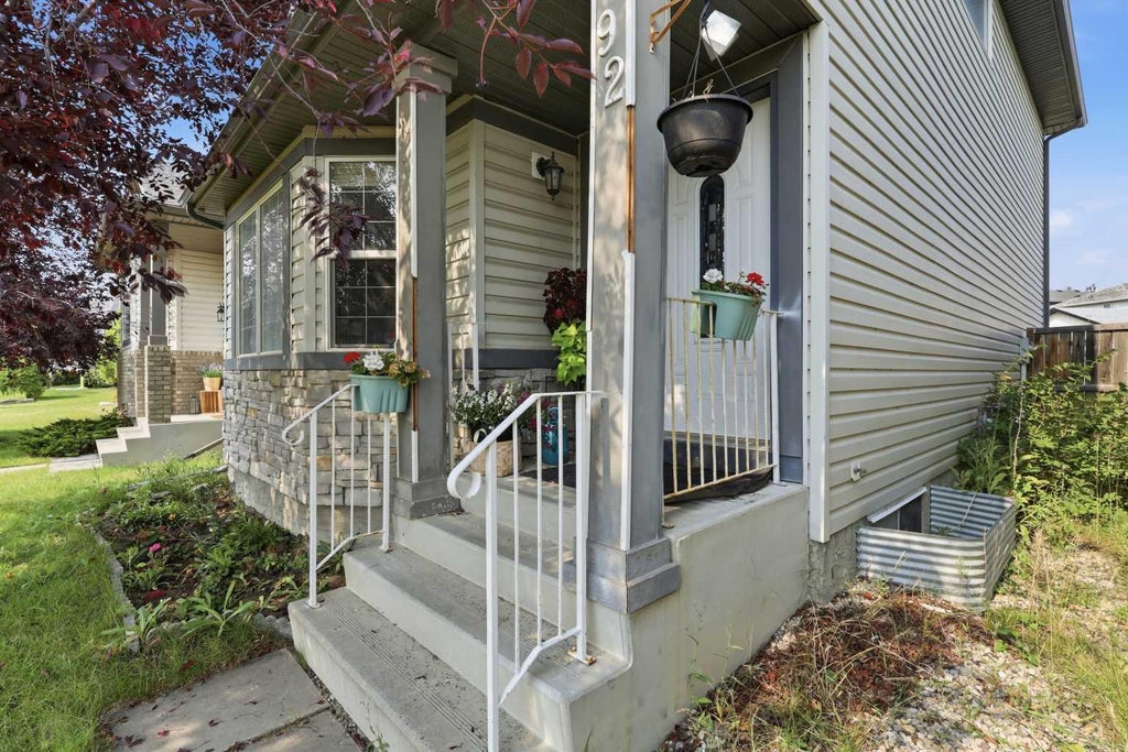 Photo of 92 Arbour Meadows Close NW, Calgary, AB T3G 5J4 (MLS # A2340907)