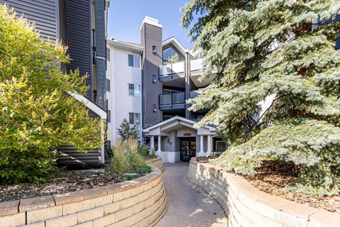 20 Sierra Morena Mews SW 309 Calgary AB T3H 3K6