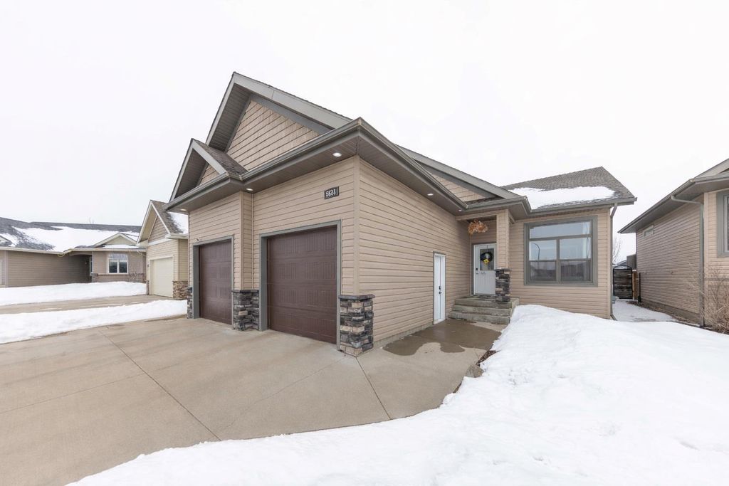 Photo of 5624 21 Street Close, Lloydminster, AB T9V 3N2 (MLS # A2300769)