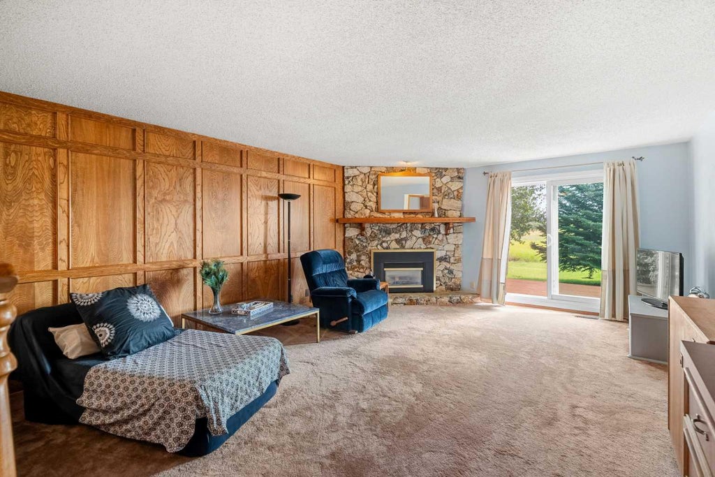 Photo of 84 Deermoss Crescent SE, Calgary, AB T2J 6P4 (MLS # A2338192)