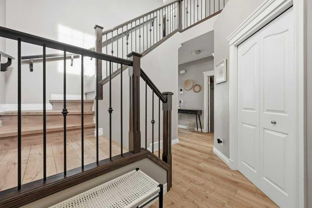 165 Aspenshire Crescent SW