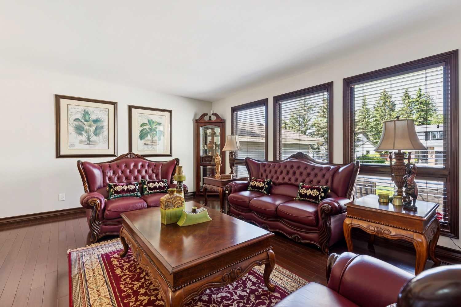 223 Pump Hill Crescent
