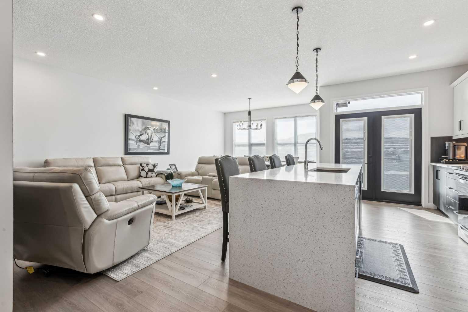 123 Mitchell Way NW