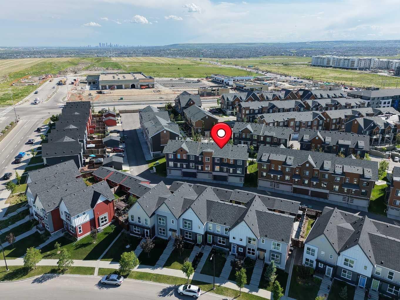 156 Livingston Common NE