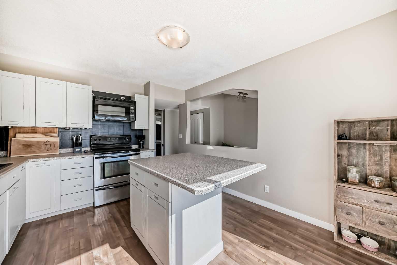 1305 Glenmore Trail SW 208