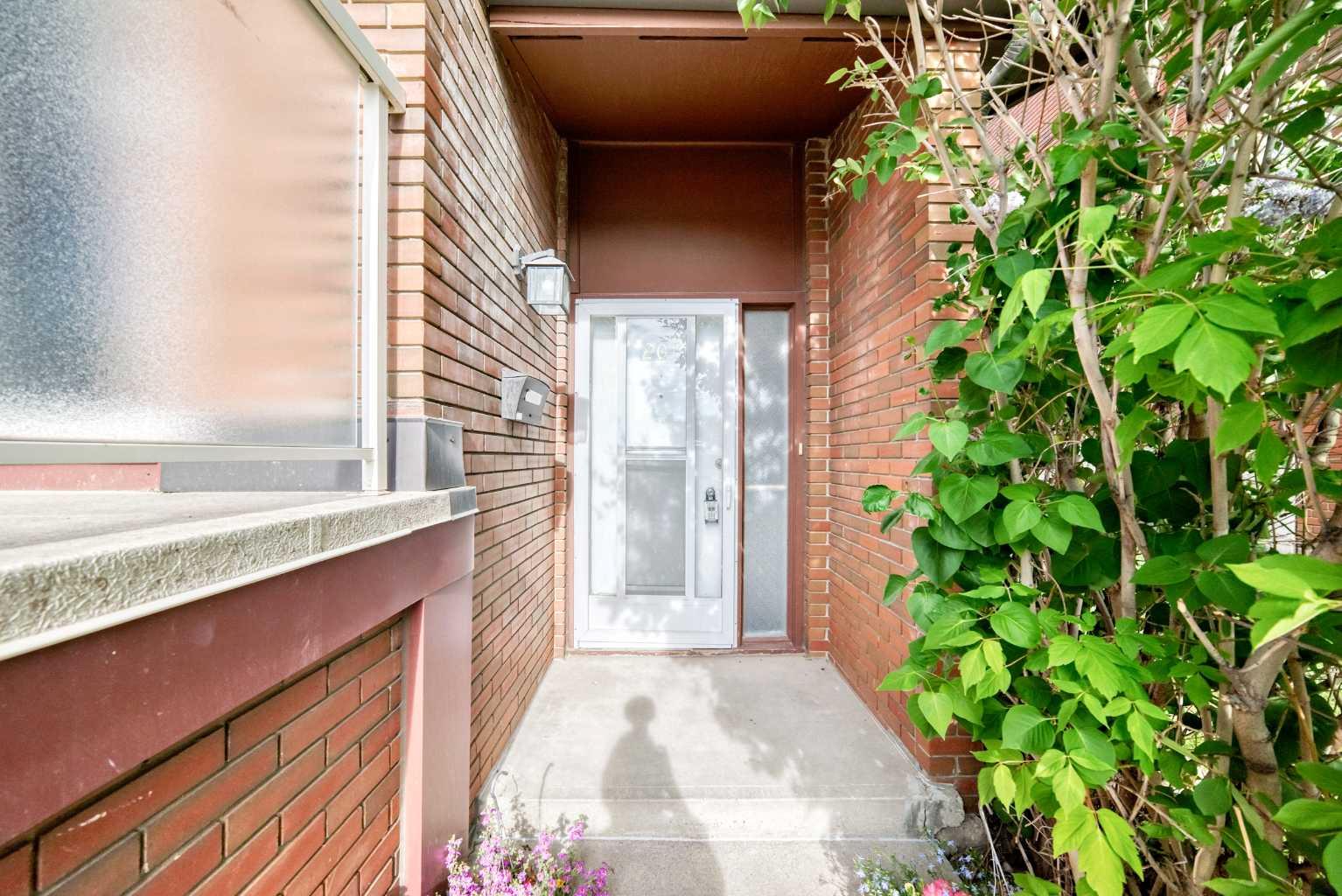 1305 Glenmore Trail SW 208