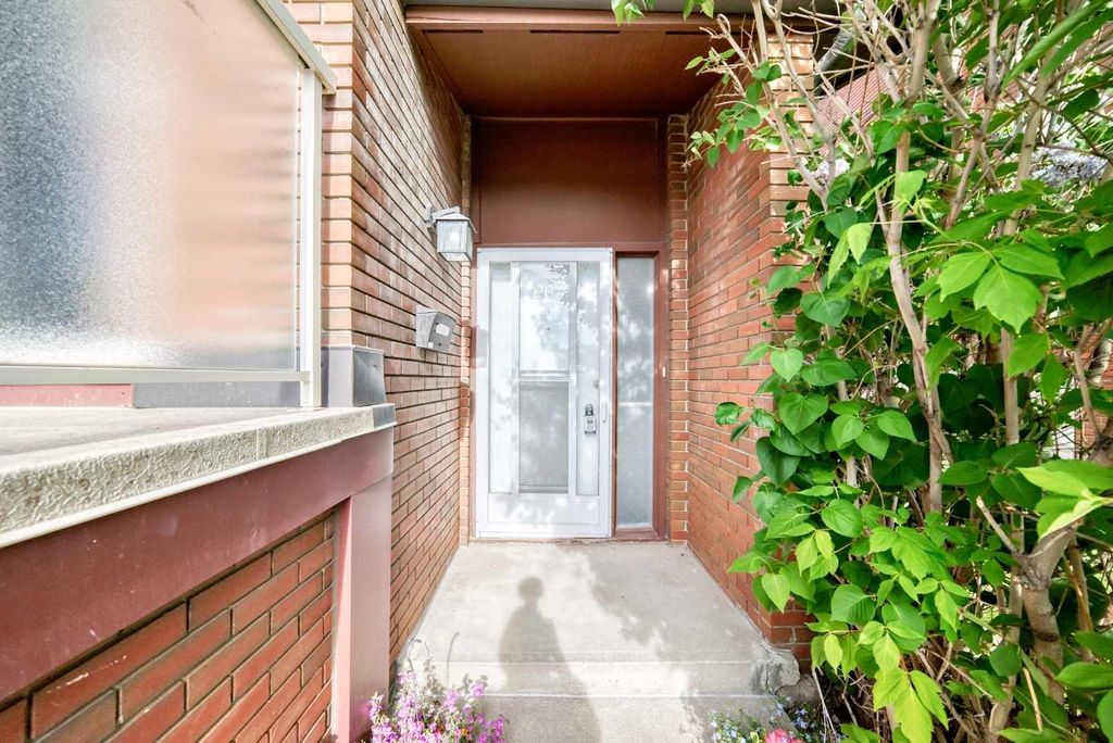 Photo of 1305 Glenmore Trail SW #208, Calgary, AB T2V 4Y8 (MLS # A2316337)