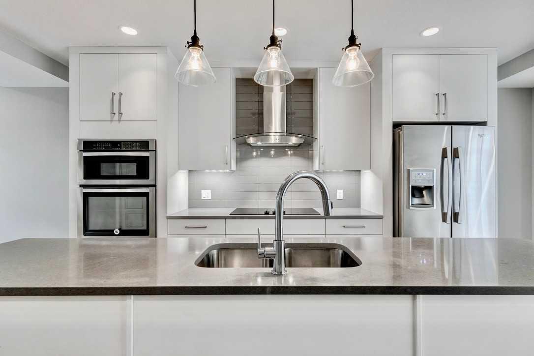 2717 17 Street SW 204