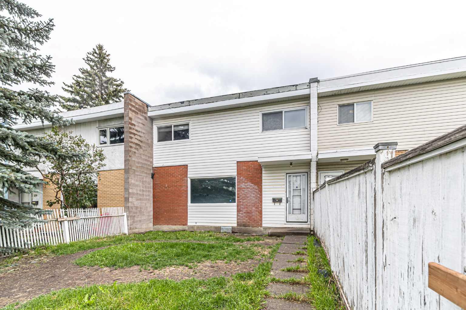 336 Garry Crescent NE