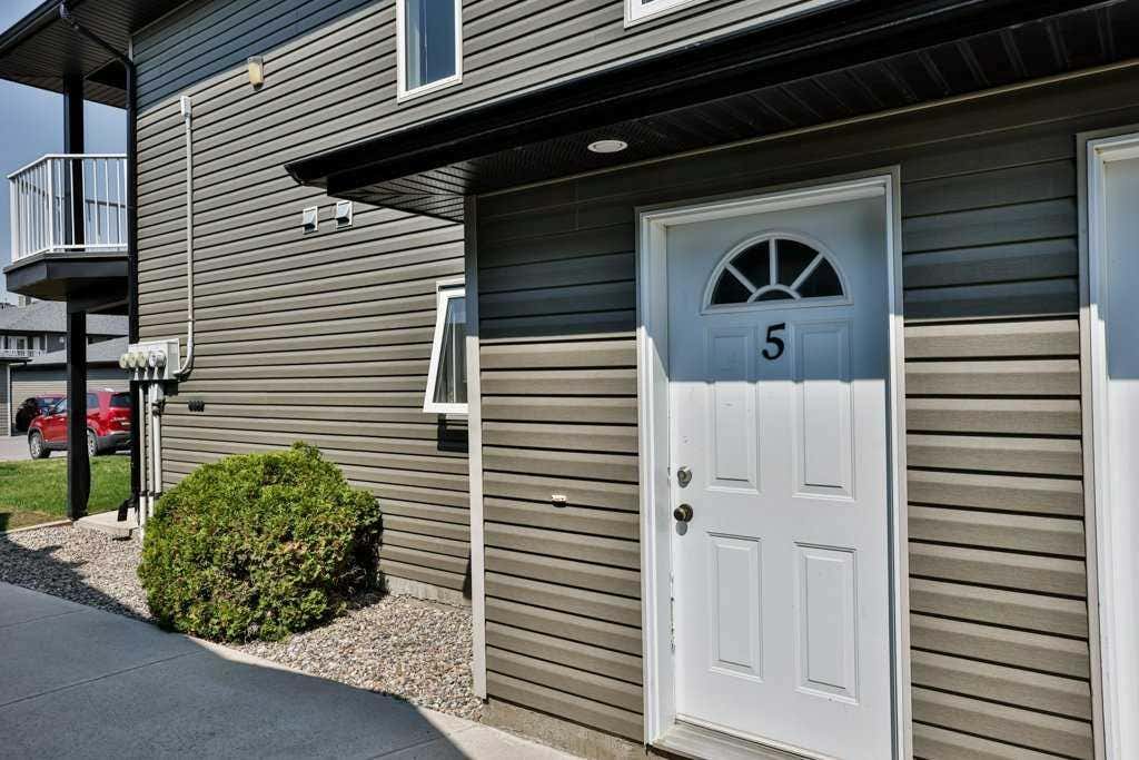 Photo of 734 Heritage Boulevard W #5, Lethbridge, AB T1K 7Z5 (MLS # A2339955)