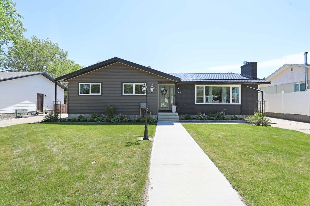 Photo of 120 Ingram Park Drive E, Brooks, AB T1R 0J9 (MLS # A2316644)